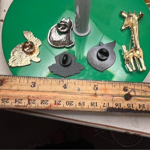 🗣️Just Peachy Pin - Picture 3 of 3